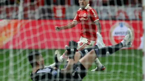 Colo Colo no pudo revalidar el 2-0 conseguido en la ida jugada en el Monumental.