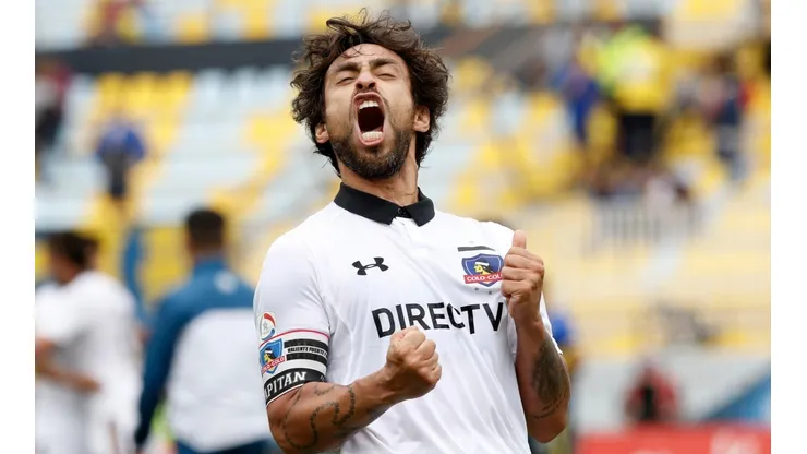 Jorge Valdivia anunció que cuelga los botines.