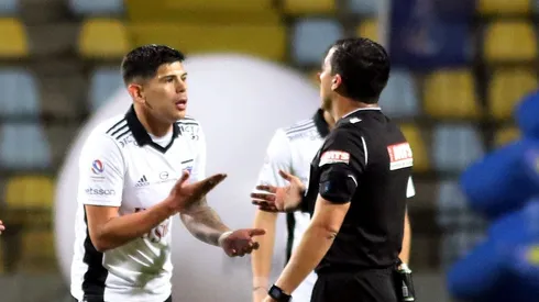 Esteban Pavez no entiende su expulsión en el partido entre Everton y Colo Colo