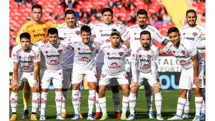 Ñublense será el rival de Colo Colo en octavos de final de Copa Chile 2022.