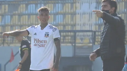 Gustavo Quinteros avisa que cambiaron los planes para usar el cupo de extranjero liberado por Christian Santos.