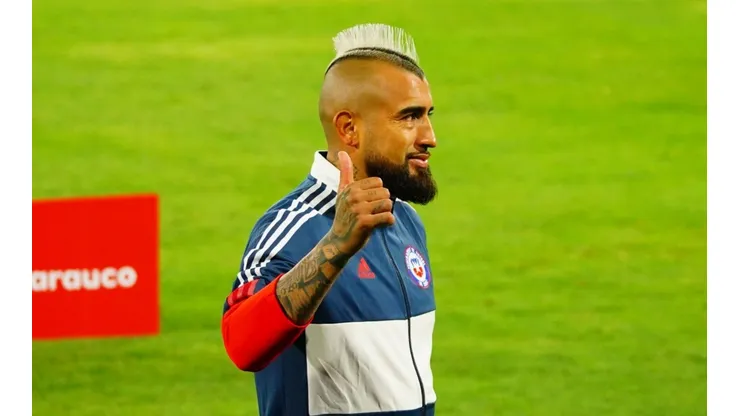 En Colo Colo niegan haberle enviado una oferta a Arturo Vidal.