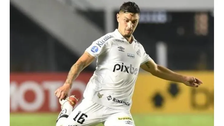 Emiliano Velásquez en Santos