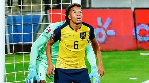 El presidente del fútbol de Ecuador le cayó con todo a la Federación de Chile por el caso Byron Castillo.