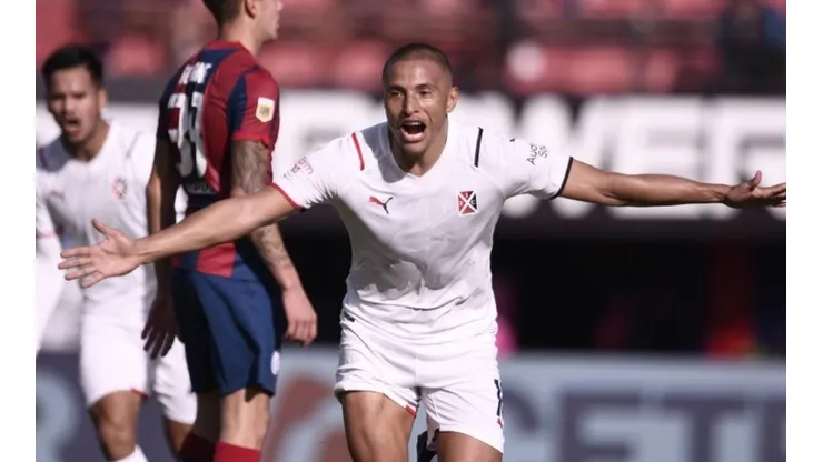 Benegas lleva siete goles en 16 partidos en Avellaneda.
