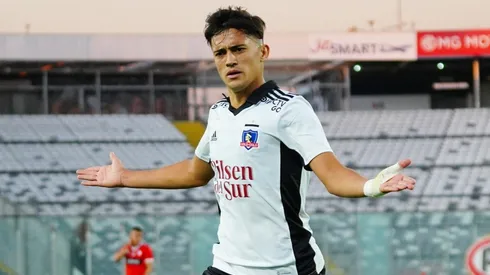 El estratega de Colo Colo aconsejó a Pablo Solari ante una posible partida.