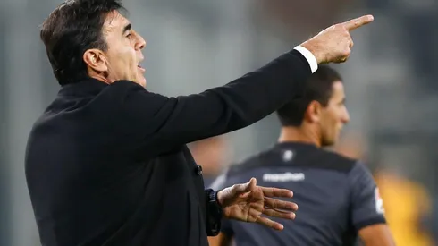 La fuerte autocrítica de Gustavo Quinteros tras la eliminación de Colo Colo.