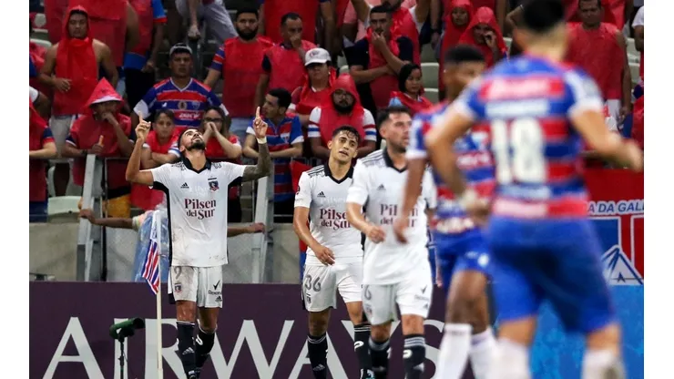 Juan Pablo Vojvoda adelanta el partido entre Fortaleza y Colo Colo
