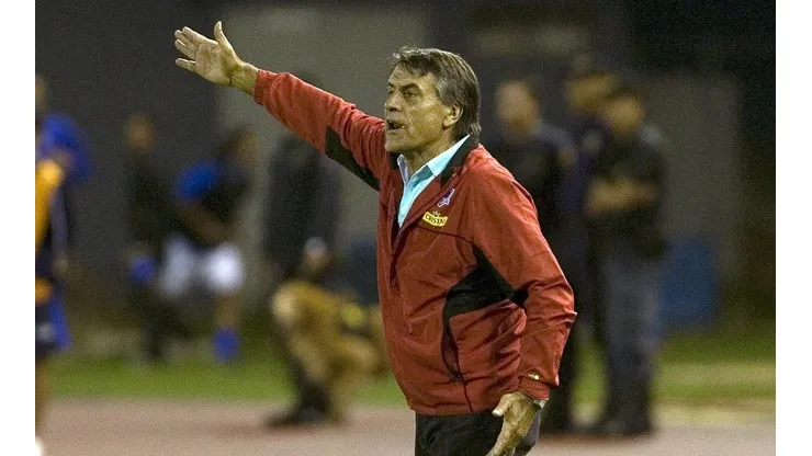 Hugo Tocalli valora el buen momento de Colo Colo y destaca la labor de Gustavo Quinteros.
