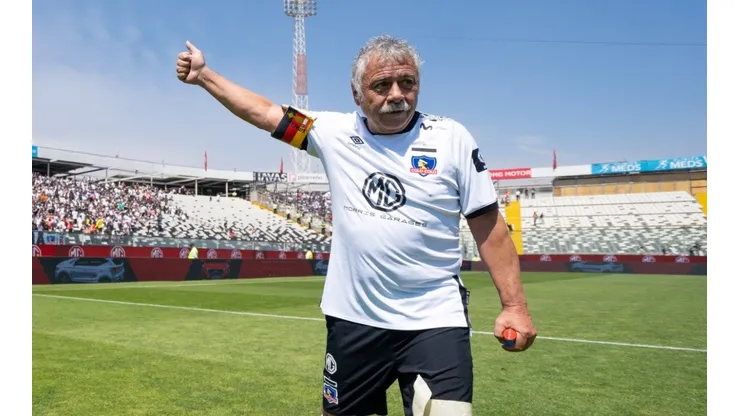 Carlos Caszely no oculta su emoción tras acompañar a Colo Colo a Argentina