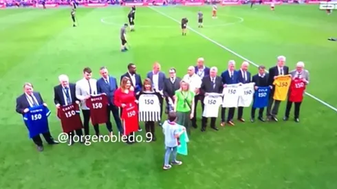 Jorge Robledo es homenajeado en la final de la FA Cup