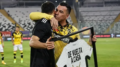 El hermoso homenaje de Colo Colo a Esteban Paredes.