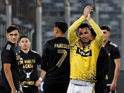 La ovación a Esteban Paredes en el minuto 7 del partido de Colo Colo