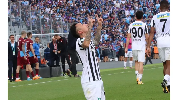 Martín Rodríguez anota un golazo en Turquía