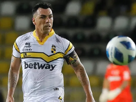 Esteban Paredes vuelve a referirse a su retiro