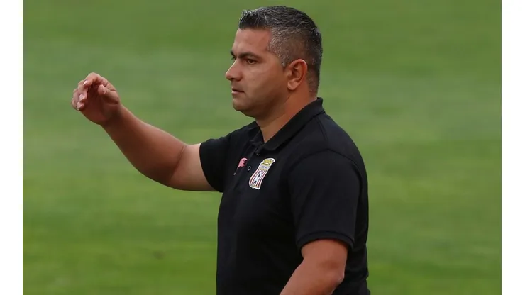 DT de Curicó analiza a Colo Colo