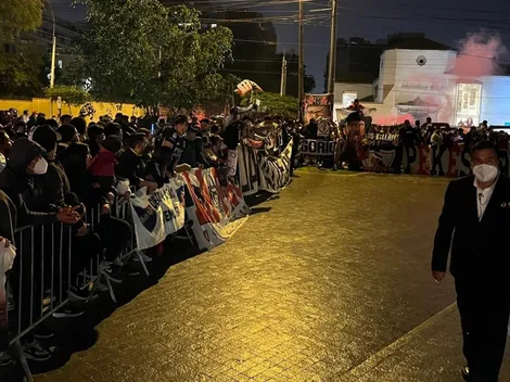 Hinchas llegan en masa al Hotelazo previo al duelo con Alianza