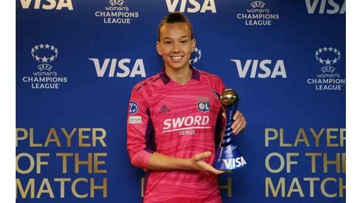Tiane se vistió de héroe y le dio la clasificación al Lyon a la final de la Champions League.