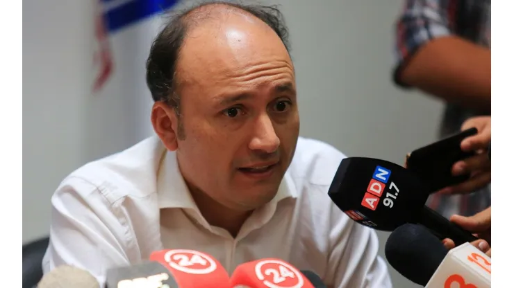 Edmundo Valladares no sigue en el directorio de Blanco y Negro.