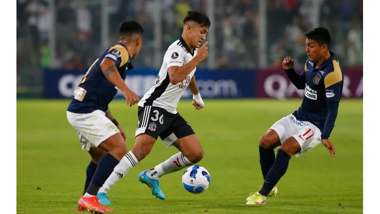 Colo Colo vivirá un mes crucial para sus aspiraciones.