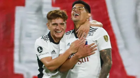 Gil con Pavez vienen realizando un gran trabajo en el mediocampo.