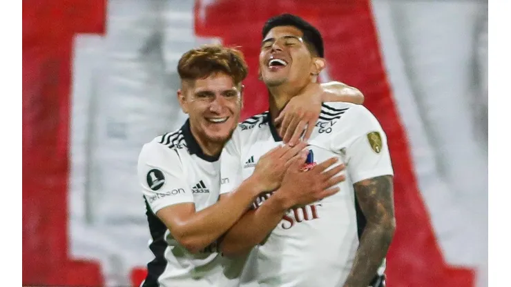 Gil con Pavez vienen realizando un gran trabajo en el mediocampo.
