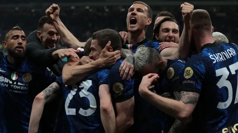 Inter de Milán celebró con Arturo Vidal y Alexis Sánchez en cancha.