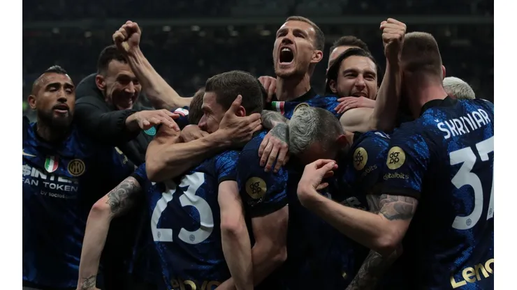 Inter de Milán celebró con Arturo Vidal y Alexis Sánchez en cancha.