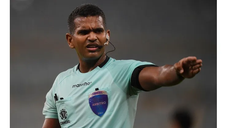 Alexis Herrera arbitrará el Colo Colo vs River Plate.