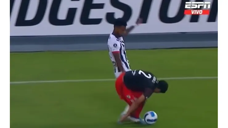 El peruano se perderá lo que resta de la fase de grupos.