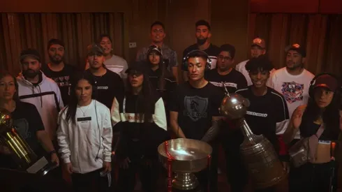 Todo el Cacique se unió para entonar nuestro hermoso himno.