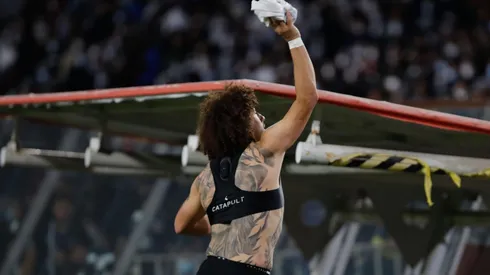 El lindo gesto de Maxi Falcón con un joven hincha que fue asaltado.