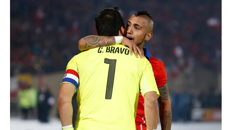 El lindo mensaje de Arturo Vidal a Claudio Bravo en el día de su cumpleaños número 39.