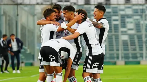 Colo Colo quiere seguir con los abrazos en el Campeonato Nacional.