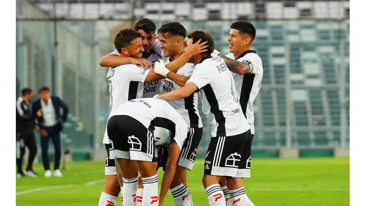 Colo Colo quiere seguir con los abrazos en el Campeonato Nacional.