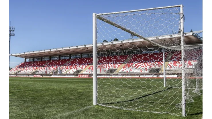 Colo Colo visitará el estadio La Granja