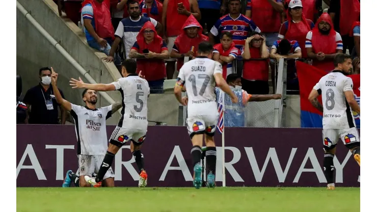 Colo Colo sacó adelante un duro partido en Brasil.