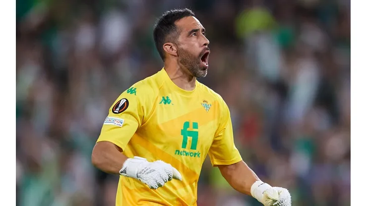 Claudio Bravo seguirá hasta los 40 años en el fútbol europeo.