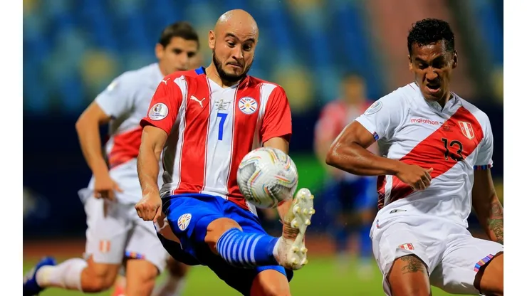 La Roja necesita una ayuda de Paraguay en su visita a Perú.