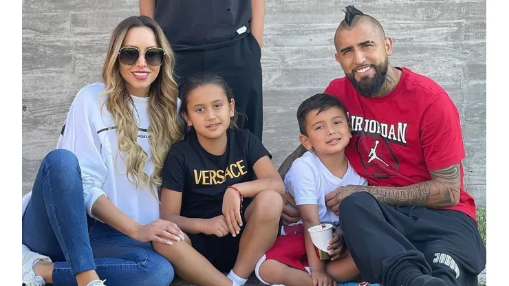 Marité y el nanai a Arturo Vidal