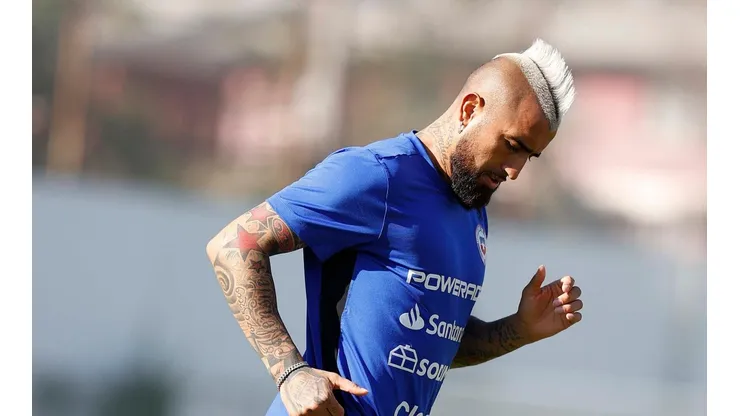 Arturo Vidal dio negativo su PCR y estuvo en la práctica de la Roja.
