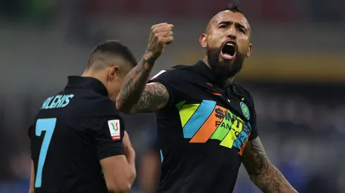 Arturo Vidal y Alexis Sánchez están peleando por el título en Italia.