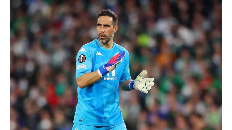 Claudio Bravo será titular por la Europa League.