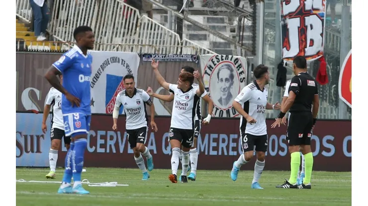 Colo Colo goleó 4-1 a Universidad de Chile en el Monumental.