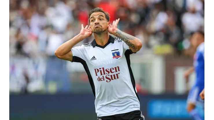 Colo Colo golea 3 a 0 a la U en 15' minutos.