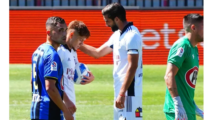 Leonardo Gil se perdió un penal clave en el primer tiempo.