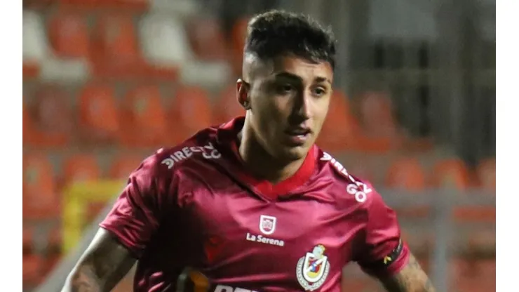 Bryan Soto es titular en el clásico de la Cuarta Región.