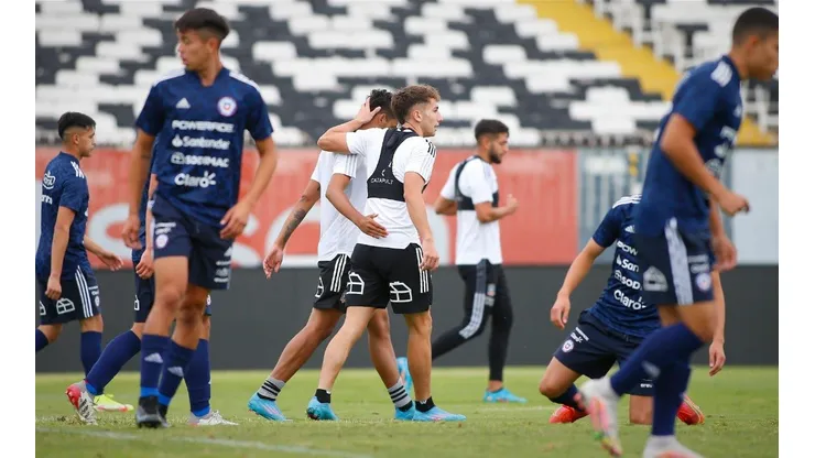 Colo Colo aprovechó de sumar fútbol en un amistoso ante la Roja juvenil.