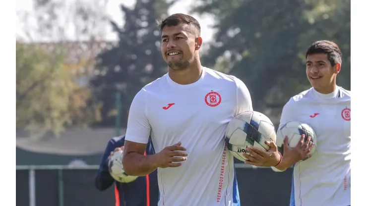 Iván Morales no ha logrado adaptarse aún al Cruz Azul.