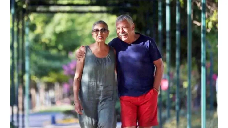 El ídolo despidió a su esposa.